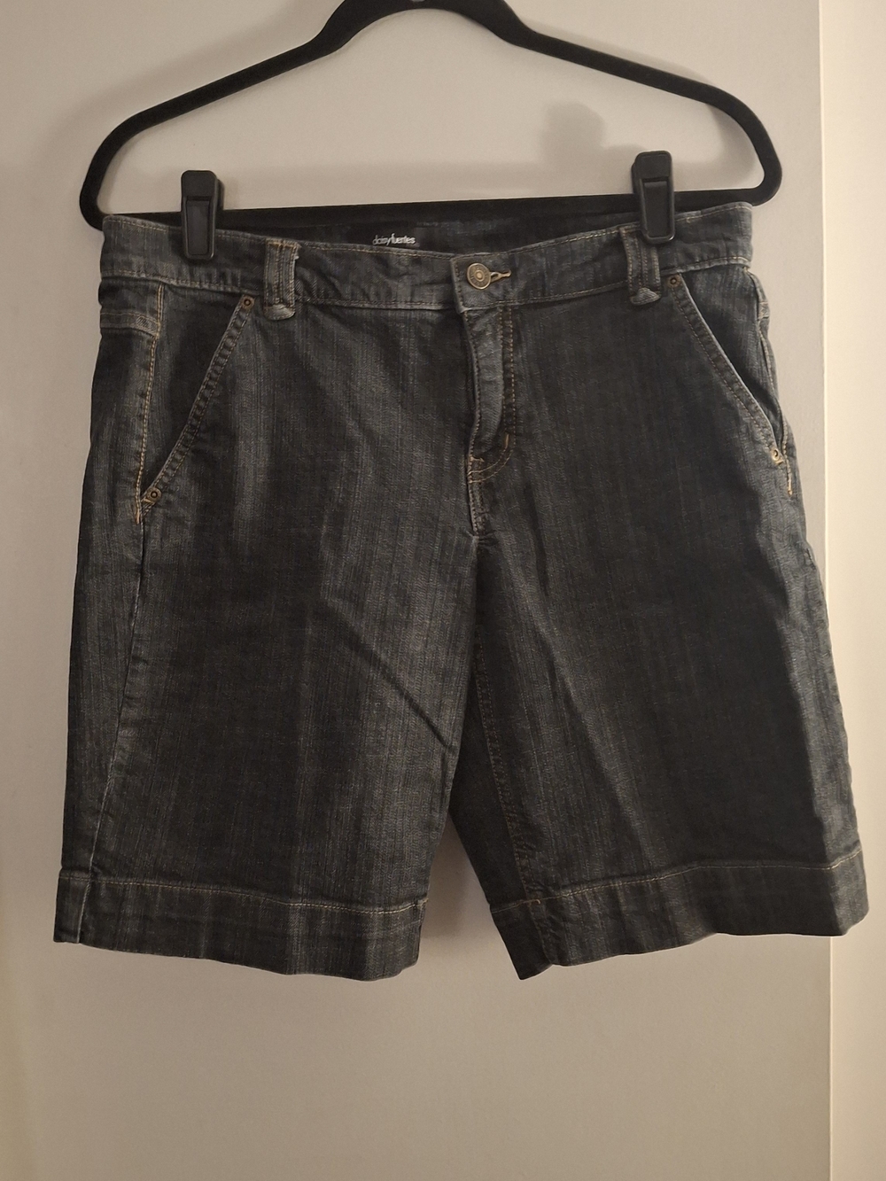 Daisy Fuentes Women's Dark Gray-Blue Denim Shorts